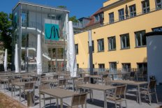 Ab 18.05. Sitzplätze im Außenbereich